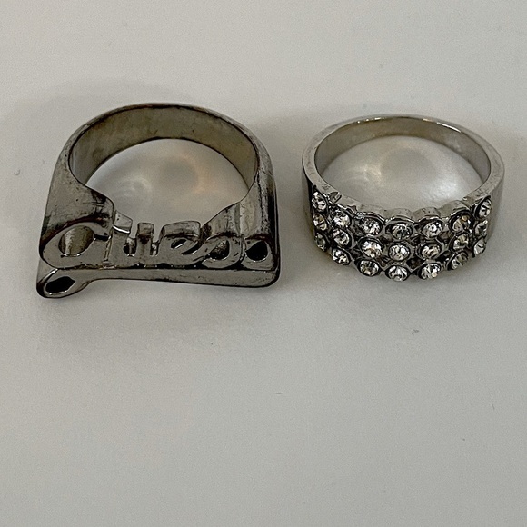 💥Add on item💥 Set of 2 -Guess Ring and Rhinestone Ring - Picture 3 of 8